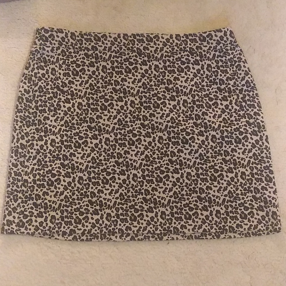 Loft Plus leopard print skirt with pockets NWOT 16